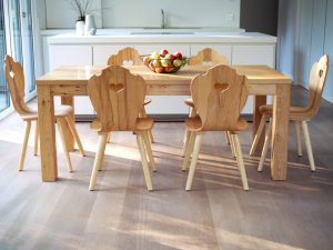 Bulthaup Küche B1 mit Holzstühlen