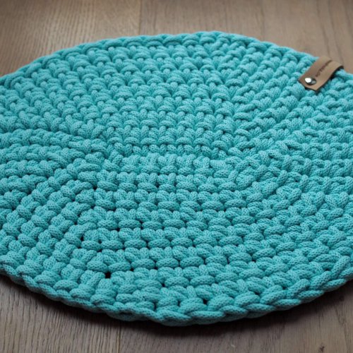 SÜSSHOLZ gehäkeltes Sitzkissen für Schalenstuhl in mint