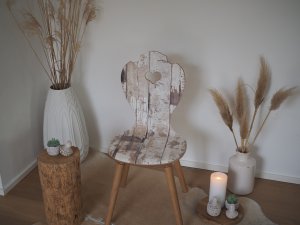 SÜSSHOLZ Shabby Chic Herzerlstuhl mit Vase