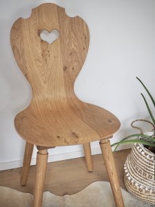 Holzstuhl aus Eiche im Alpenlook mit Aloe Vera