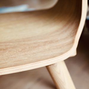 Eiche Sitzschale von SÜSSHOLZ Herzerlstuhl aus Leimholz