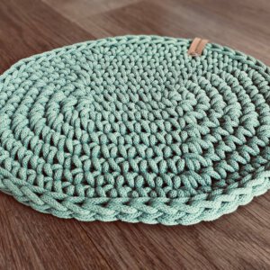 Gehäkelter Sitzkissen für Schalenstuhl in grün