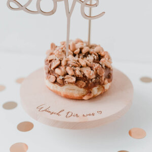 Geburtstagskuchen auf Tortenständer Holz Wünsch dir was