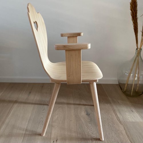 Herzerlsessel aus Buche Bauernstuhl modern
