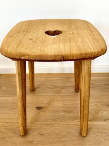 Beistelltisch Eiche Scandi-Design mit Herz