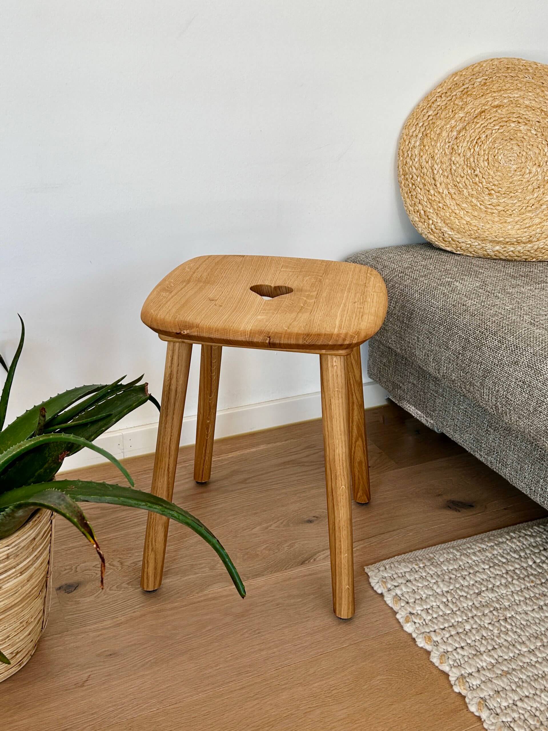 Herzerlhocker_Beistellhocker_Eiche